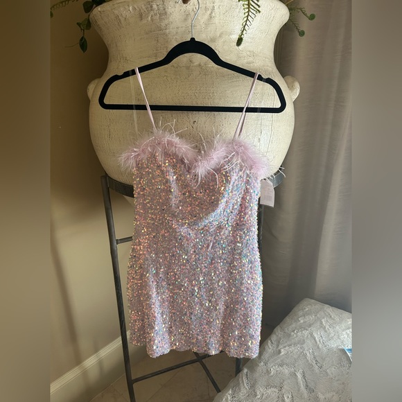 von maur Dresses & Skirts - Sparkly Sequin Dress -lilac